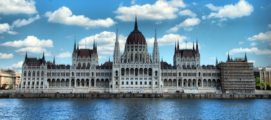 อาคารรัฐสภา Parliament, Budapest, Hungary on 20 April 2008